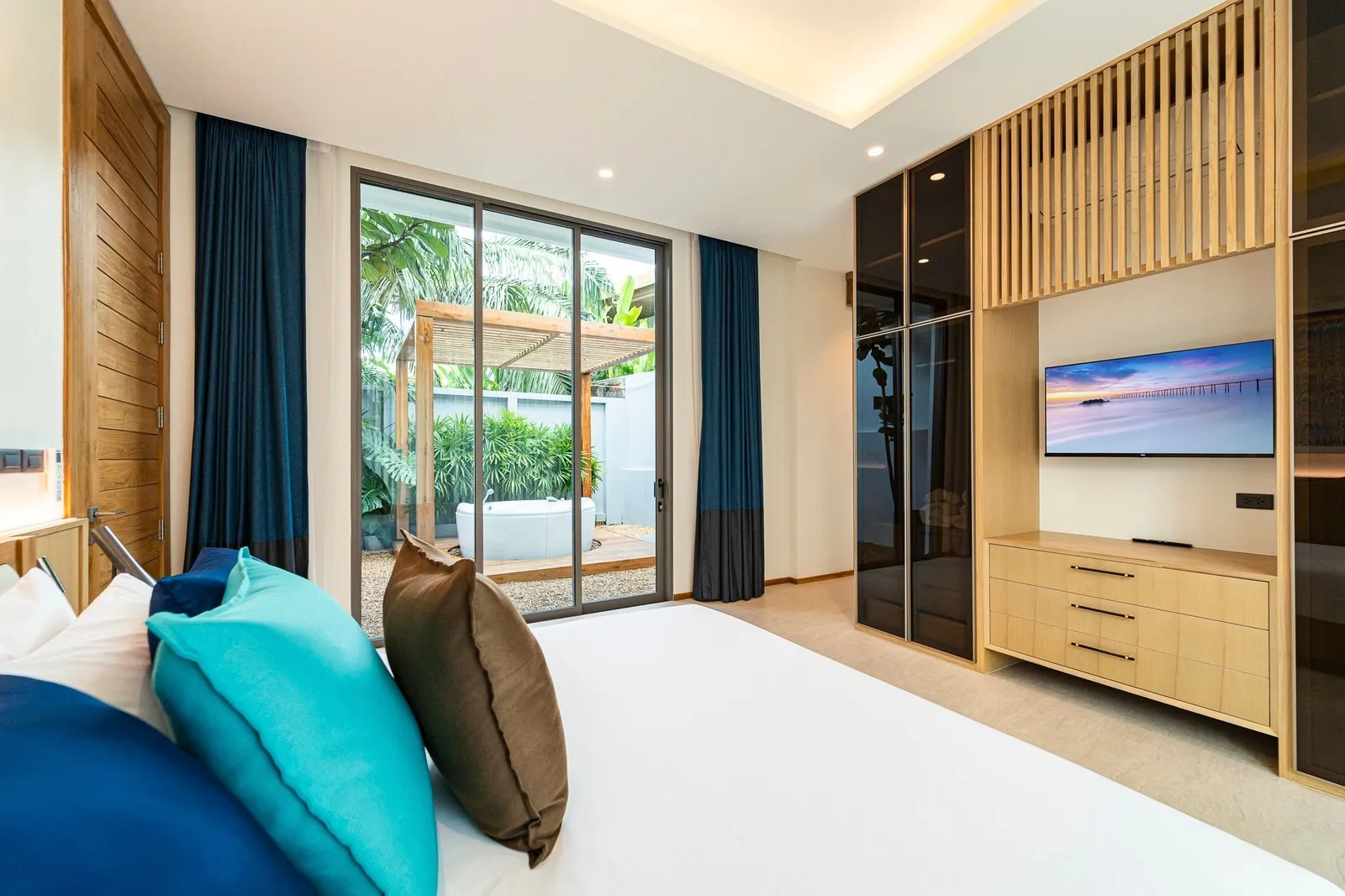 Modern 4-Bedroom Pool Villa for Rent in Pasak, Phuket – Short or Long-Term — Thumbnail 14