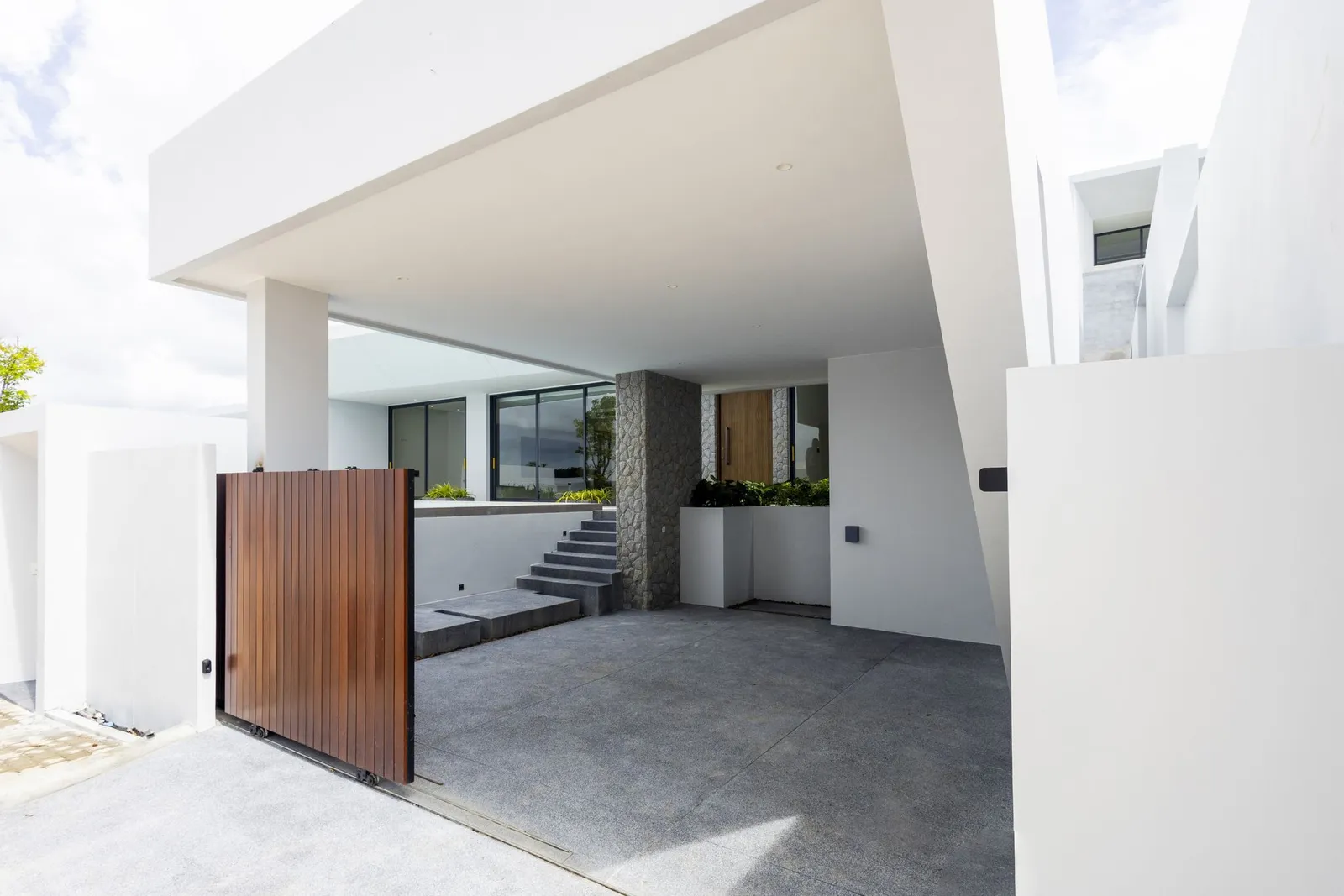 Clover Residence: Luxurious 3-Bedroom Villa in Laguna for Sale | SD29072550 — Thumbnail 5