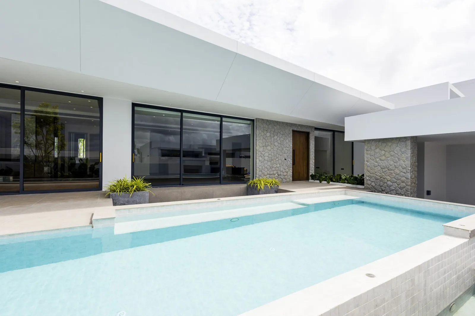 Clover Residence: Luxurious 3-Bedroom Villa in Laguna for Sale | SD29072550 — Thumbnail 8