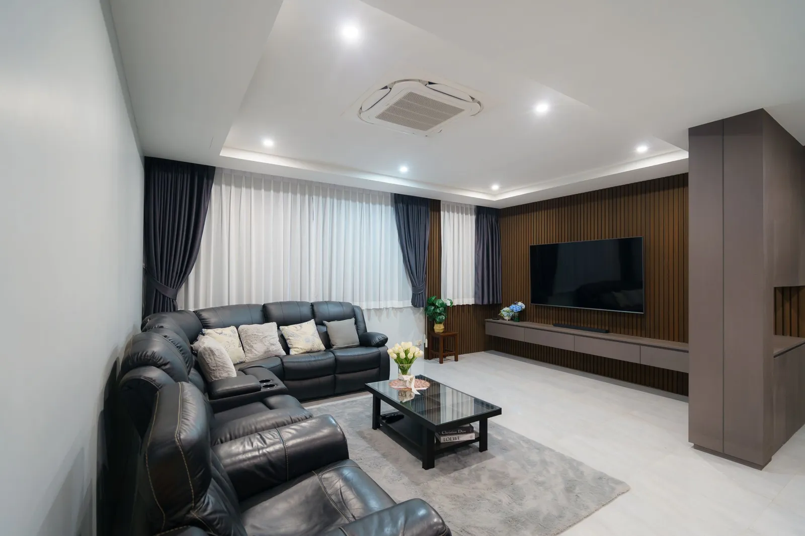 6-Bedroom Pool Villa for Sale in Surin Bangtao Phuket | SD14102501 — Thumbnail 5