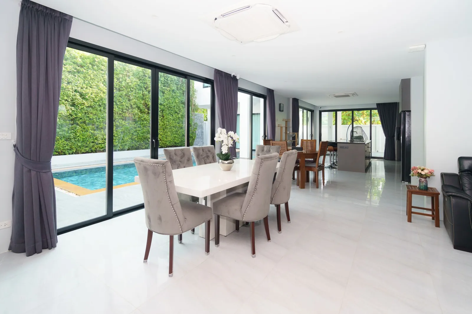 6-Bedroom Pool Villa for Sale in Surin Bangtao Phuket | SD14102501 — Thumbnail 7