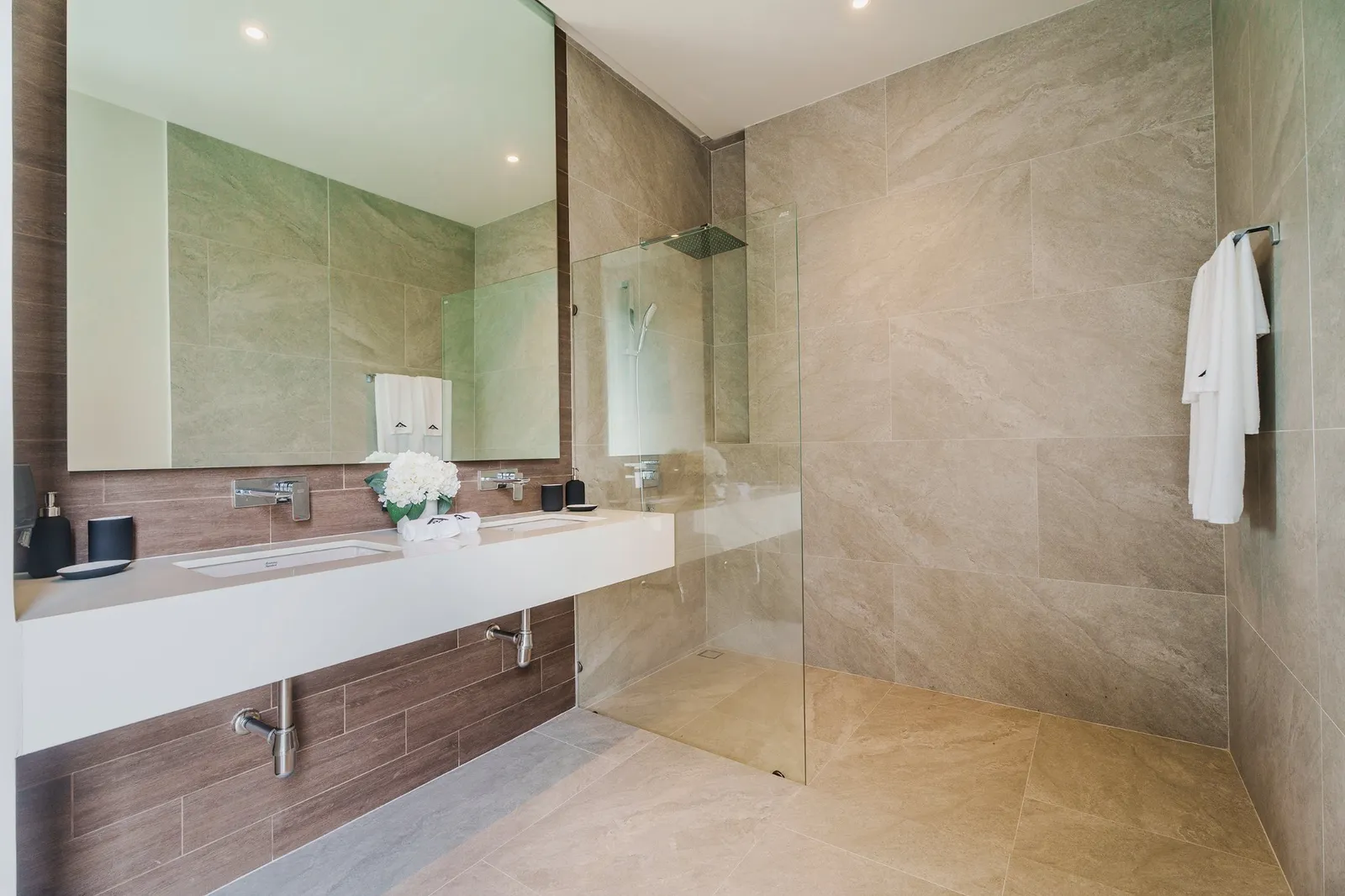 Modern 3-Bedroom Pool Villa for Sale Near Layan Beach – Phuket — Thumbnail 6