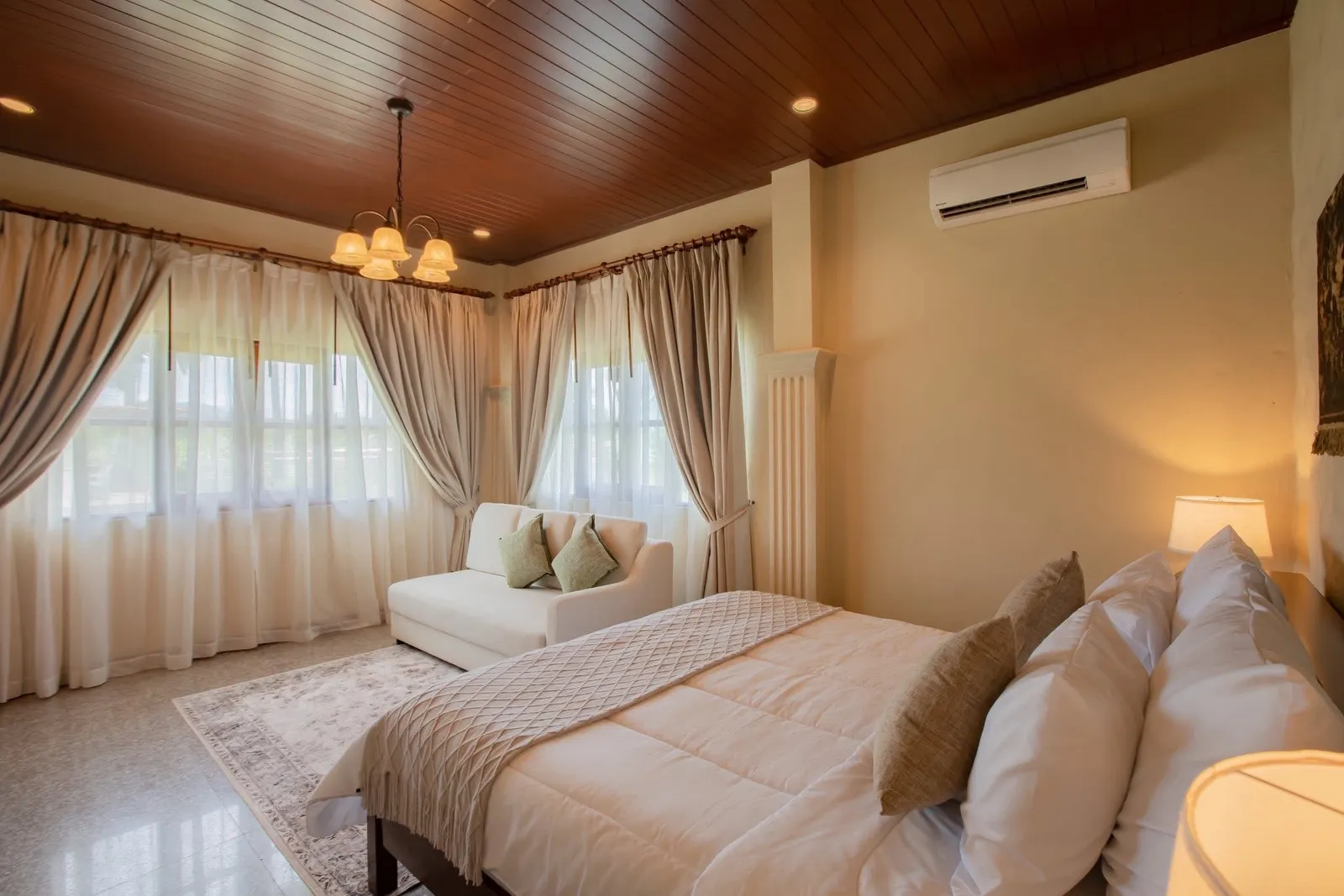 Resort-Style 5-Bedroom Luxury Villa for Rent in Chalong, Phuket — Thumbnail 6