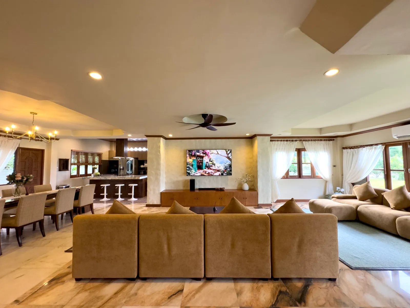 Resort-Style 5-Bedroom Luxury Villa for Rent in Chalong, Phuket — Thumbnail 9