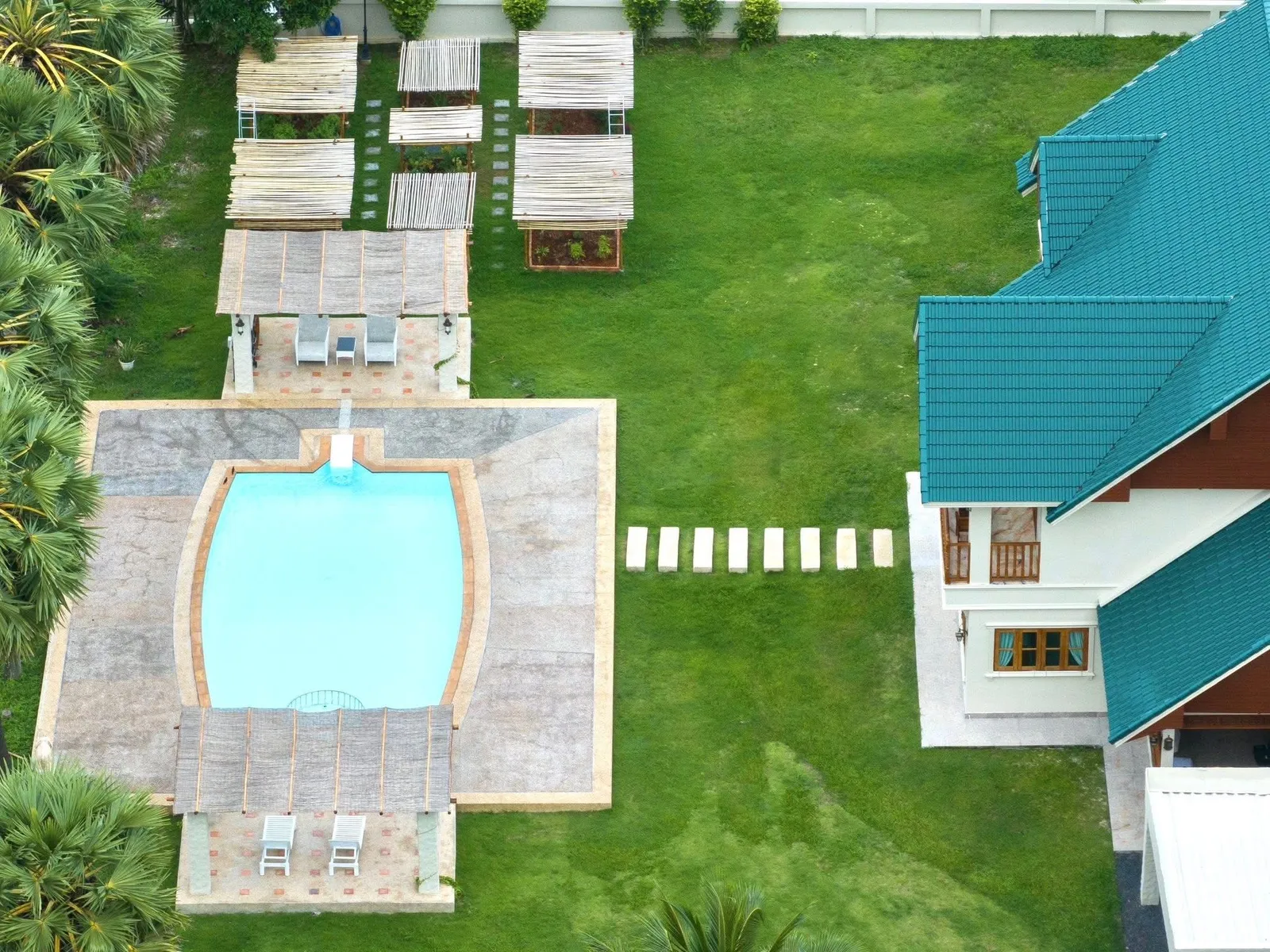 Resort-Style 5-Bedroom Luxury Villa for Rent in Chalong, Phuket — Thumbnail 11