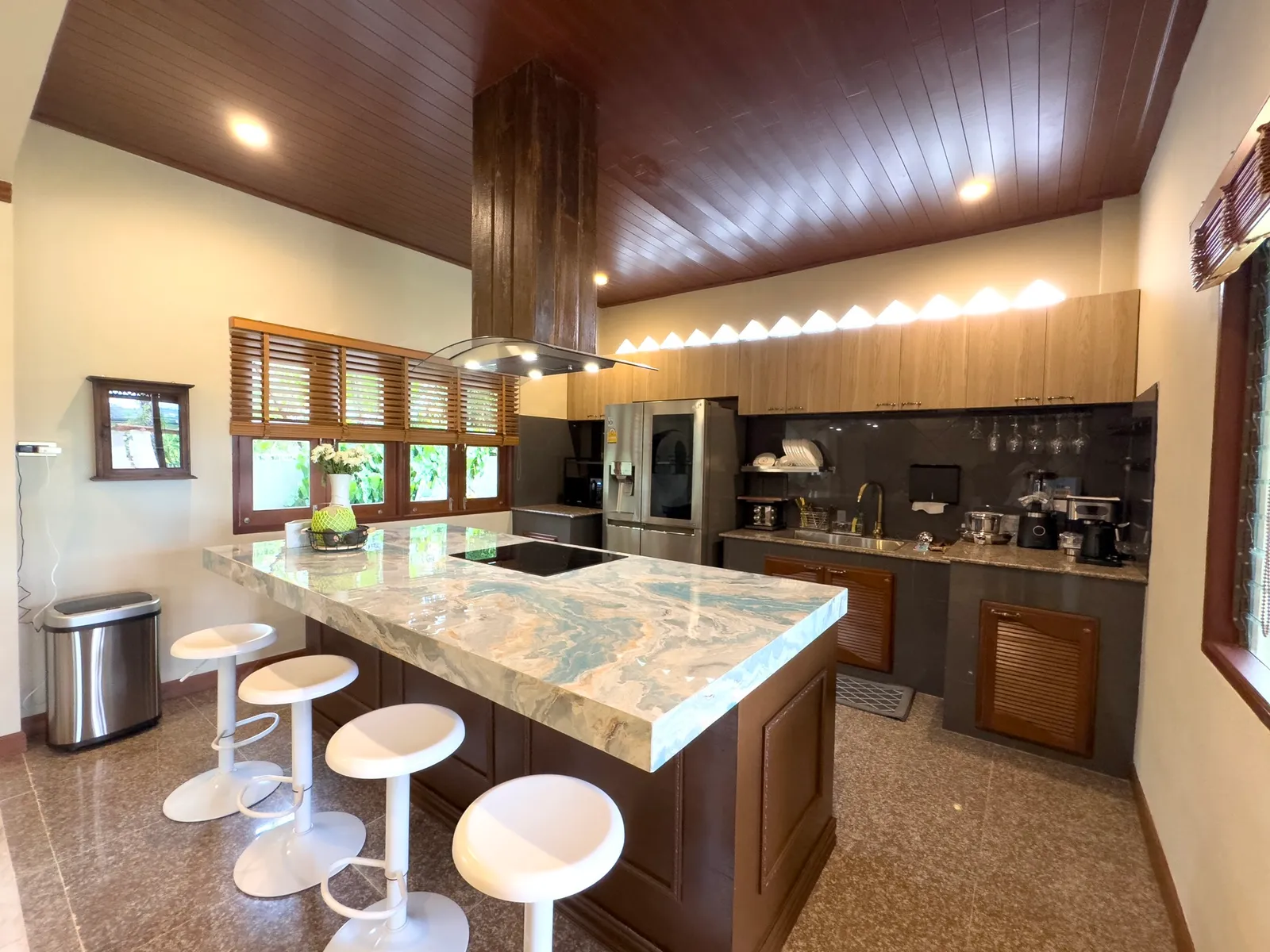 Resort-Style 5-Bedroom Luxury Villa for Rent in Chalong, Phuket — Thumbnail 26