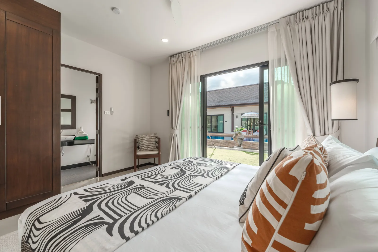 Two Tara Villa near Layan Beach | 4-Bedroom Pool Villa for Rent — Thumbnail 7