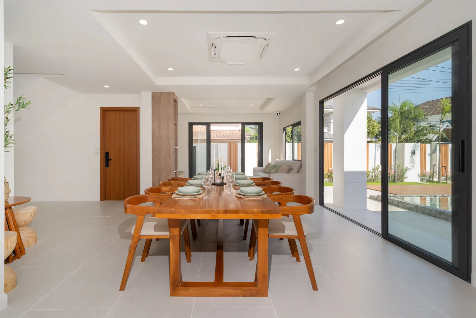 Stunning 4-Bedroom Villa with Pool in Sri Sunthon, Phuket | SI28052601 — Thumbnail 4