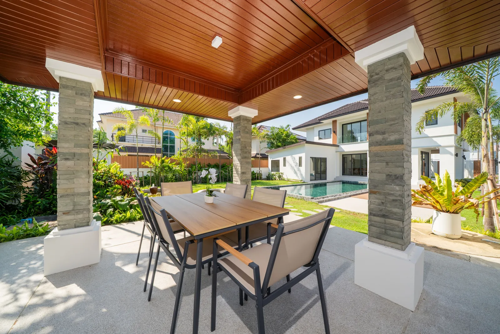 Stunning 4-Bedroom Villa with Pool in Sri Sunthon, Phuket | SI28052601 — Thumbnail 15