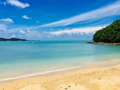 Beachfront 4 bedrooms with private pool villa for rent