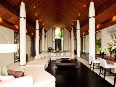 Luxurious 5 bedrooms villa – Beachfront – Based in Pa Khlok