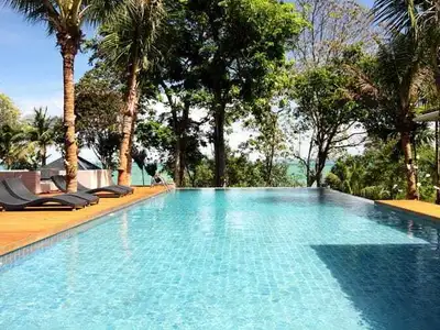 Luxurious 5 bedrooms villa – Beachfront – Based in Pa Khlok