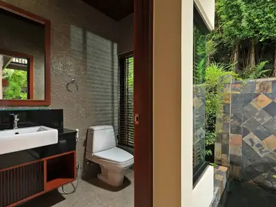 Luxury 4 bedrooms villa with private pool villa in Naiharn
