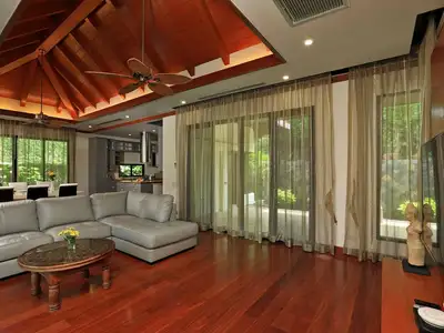Luxury 4 bedrooms villa with private pool villa in Naiharn