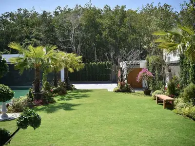 The Lake House Luxury 4 Bedrooms Pool Villa for rent