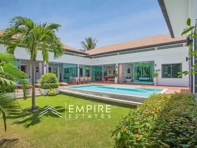Modern 3 Bedrooms pool villa for rent in Rawai