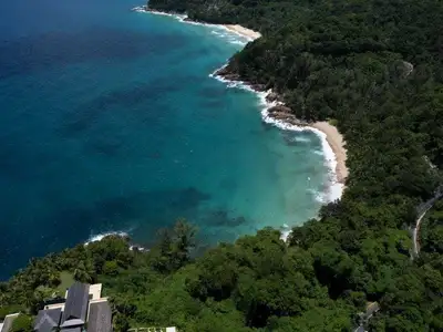 Oceanfront 5 bedrooms villa for rent in Trisara
