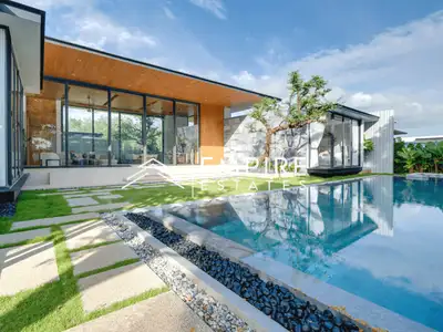 Botanica Forestique 4 bedrooms with private pool in Choeng Thale,Phuket