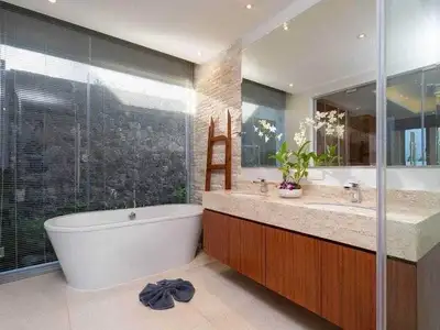 Botanica 4 bedrooms with private pool for rent