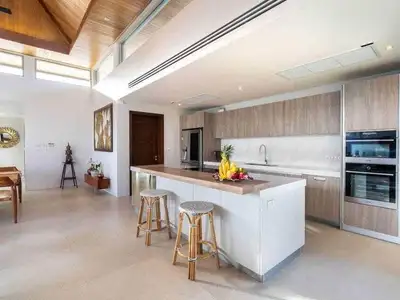 Botanica 4 bedrooms with private pool for rent