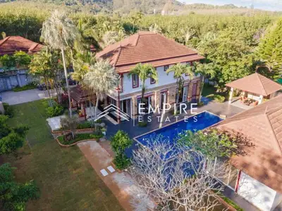5 bedrooms with private pool for rent