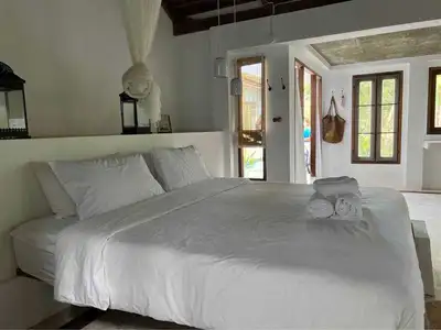 Beautiful 4 bedrooms with private pool for rent
