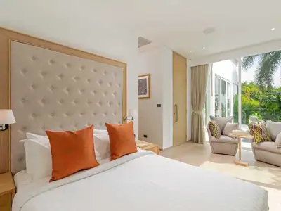 Seaview 6 bedrooms with private pool for rent in Cape yamu