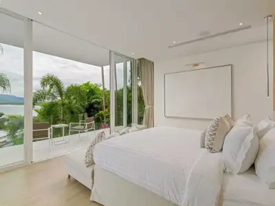 Seaview 6 bedrooms with private pool for rent in Cape yamu