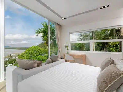 Seaview 6 bedrooms with private pool for rent in Cape yamu