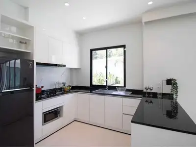 Beautiful 4 bedroom with private pool for rent