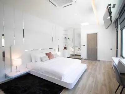 Beautiful 4 bedroom with private pool for rent