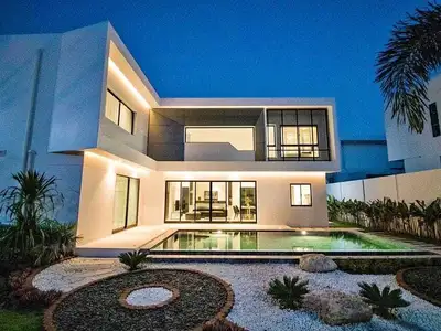 Beautiful 4 bedroom with private pool for rent