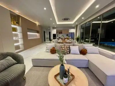 Modern 4 bedrooms with private pool for rent in Koh Keaw