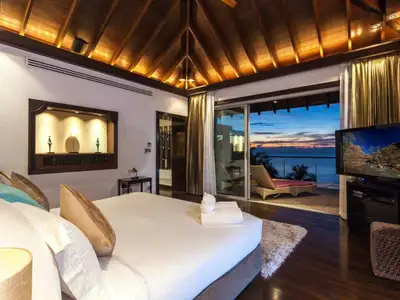 Seaview – 3 bedrooms with private pool villa for rent in Surin