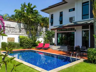 Beautiful 4 bedrooms with private pool for rent in Layan