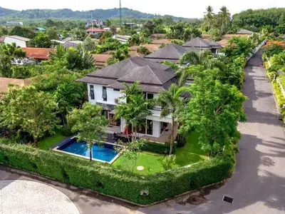 Beautiful 4 bedrooms with private pool for rent in Layan
