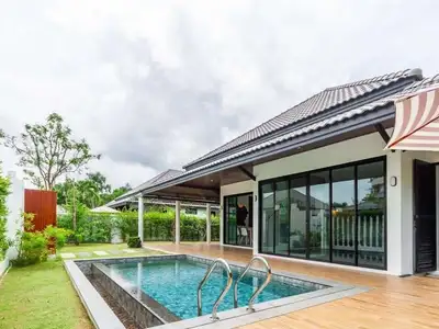 Cozy 2 bedrooms with private pool for rent