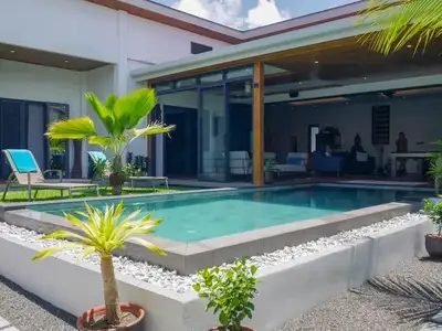 Luxury 3 bedroom with Private Pool villa in Choeng Thale