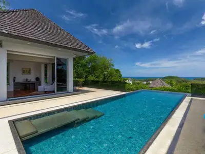 Sea View villa with 5  bedrooms for sale in Layan Beach