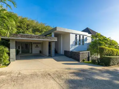 Sea View villa with 5  bedrooms for sale in Layan Beach