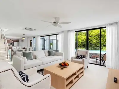 Luxury 4 bedrooms with private pool for rent in Layan Choeng Thale