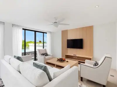 Luxury 4 bedrooms with private pool for rent in Layan Choeng Thale