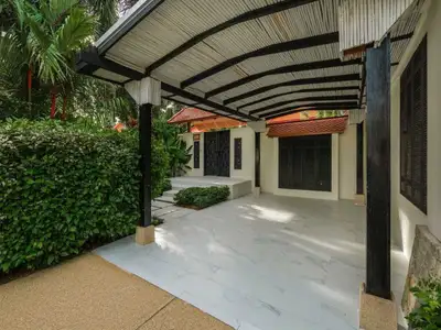 Private pool villa with 5 bedrooms for resale in Cherngtalay,Phuket