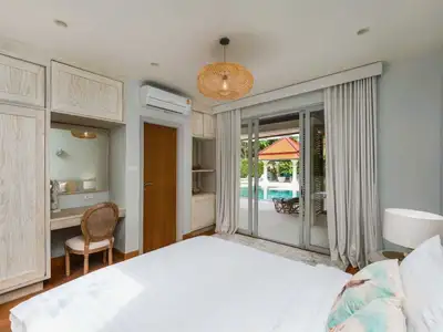 Private pool villa with 5 bedrooms for resale in Cherngtalay,Phuket