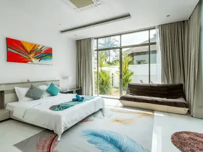 Resale 4-bedroom private pool villa in Kamala