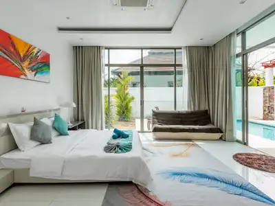 Resale 4-bedroom private pool villa in Kamala