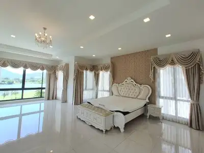Large garden with mountain view – 4 bedroom for rent in Kathu