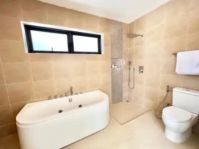 Luxury 4 bedrooms villa for rent in Choeng Thale