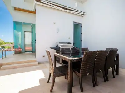Seaview 5 bedrooms villa with private pool for rent in Rawai