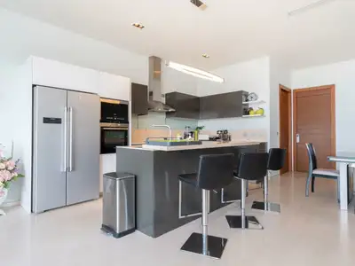 Seaview 5 bedrooms villa with private pool for rent in Rawai